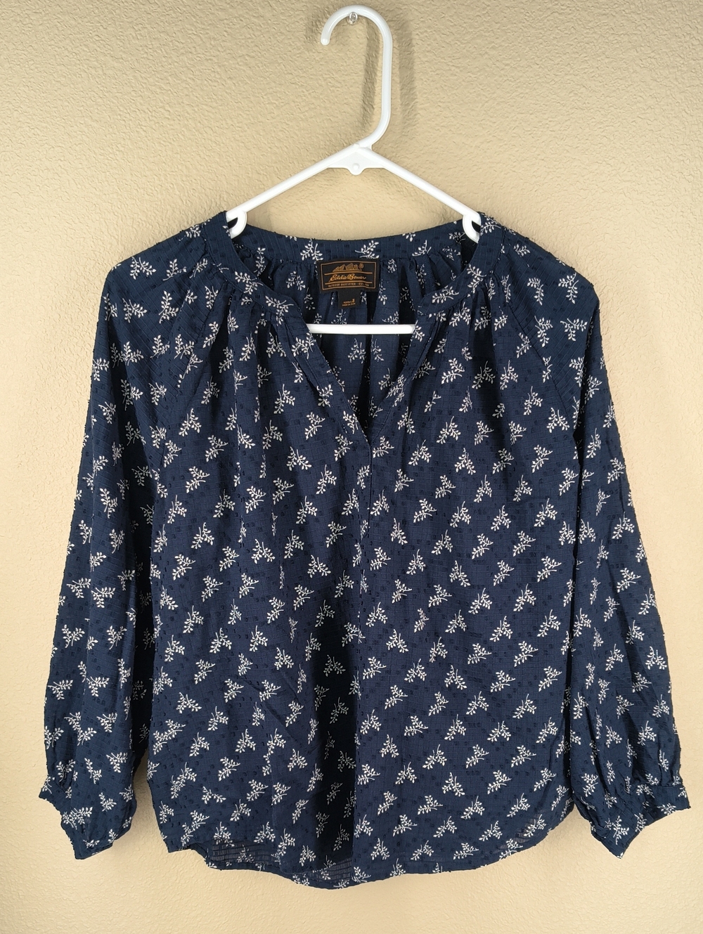 Eddie Bauer Casual Navy Floral Peasant Blouse Size Small (Loose boxy fit)